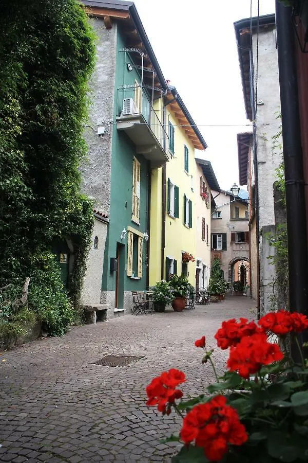 Holiday House Alla Torre Mandello del Lario